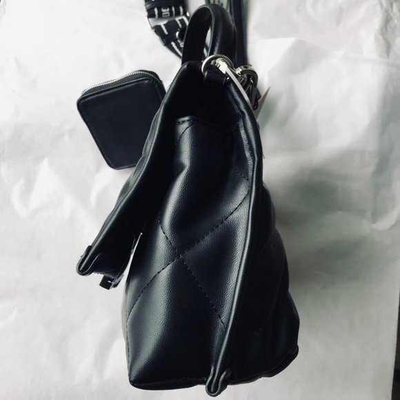 STEVE MADDEN Black BZOLA Crossbody / Top Handle Bag  Airpods Pouch - Picture 7 of 11